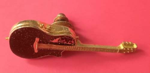 FUTURE PRIMITIVE USA GUITAR MUSICAL PIN USA